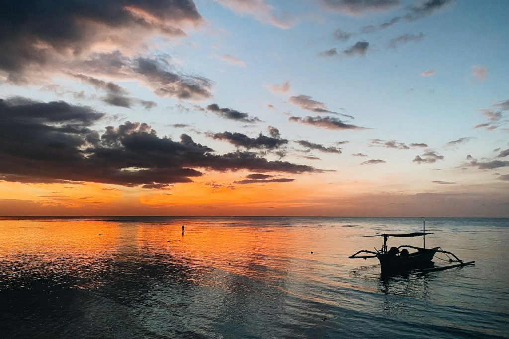 Best Time for a Bali Yacht Charter | Season & Sea Conditions