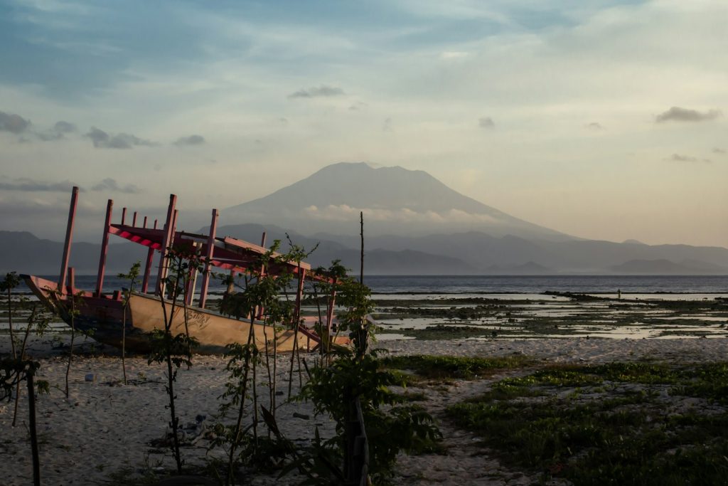Bali Family Yacht Charter | Phinisi Day Trips With Kids